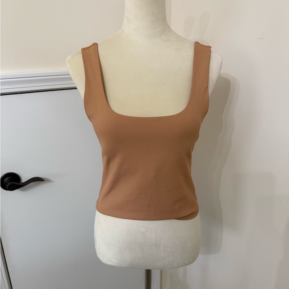 Fabletics Oasis Twist Tank beige quicksand size medium NEW NWT - Picture 1 of 3
